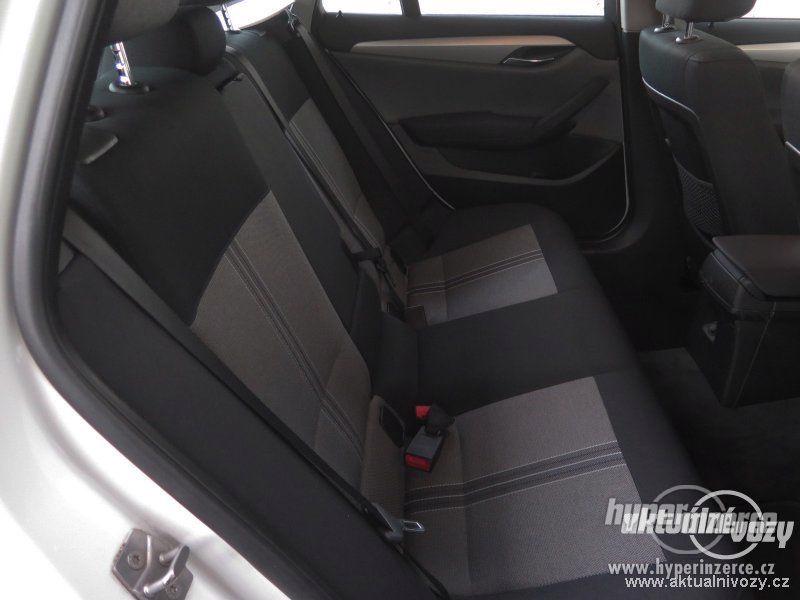 BMW X1 2.0, nafta, rok 2011 - foto 6
