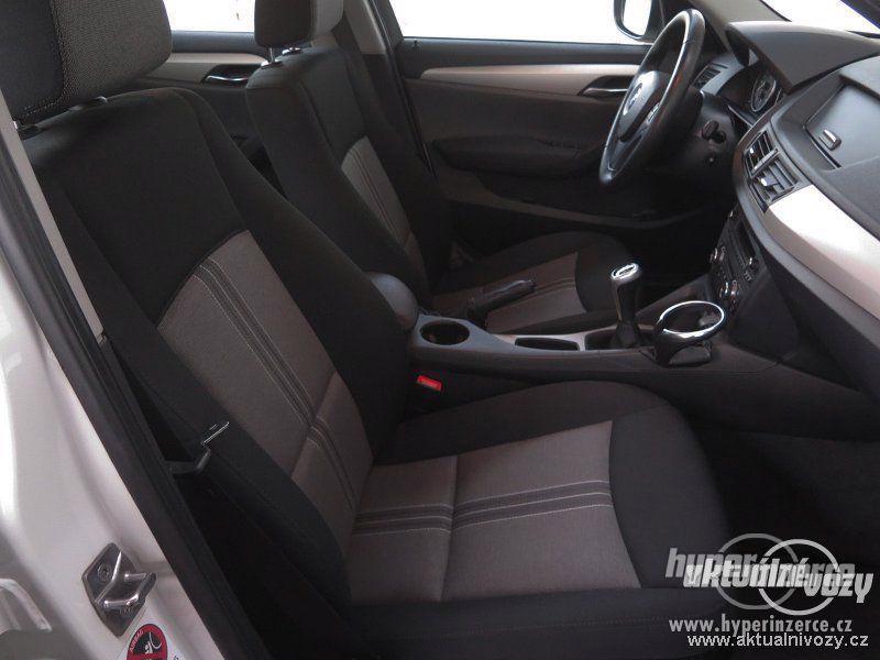 BMW X1 2.0, nafta, rok 2011 - foto 7