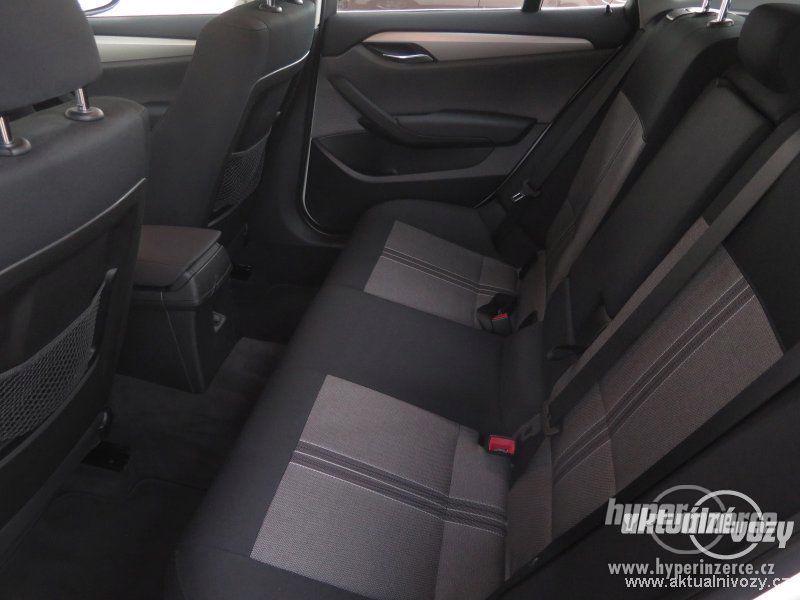 BMW X1 2.0, nafta, rok 2011 - foto 11