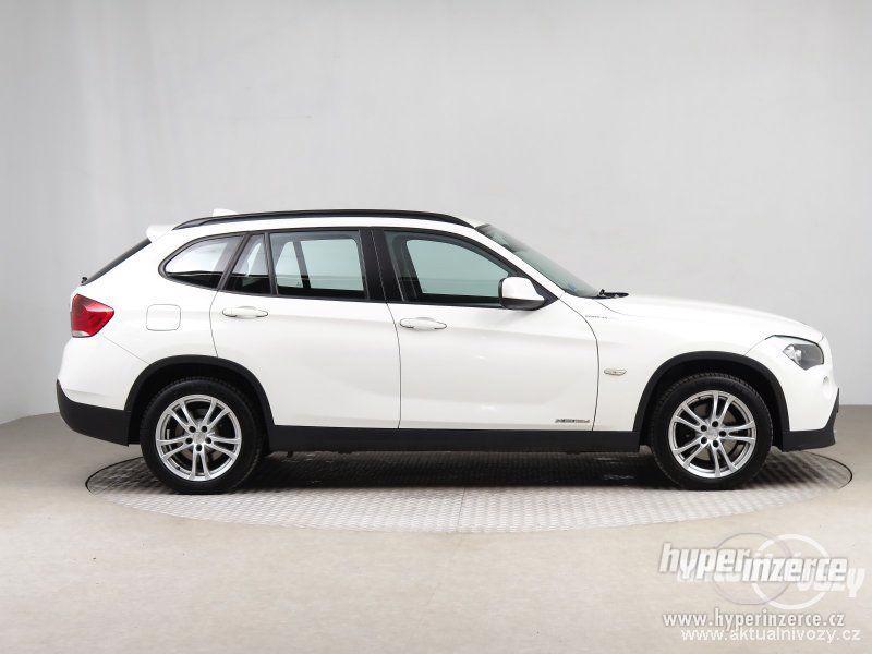 BMW X1 2.0, nafta, rok 2011 - foto 13