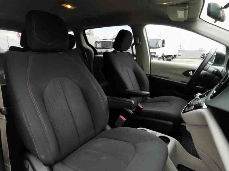Chrysler Pacifica 3.6i V6 benzín 214kw - foto 9