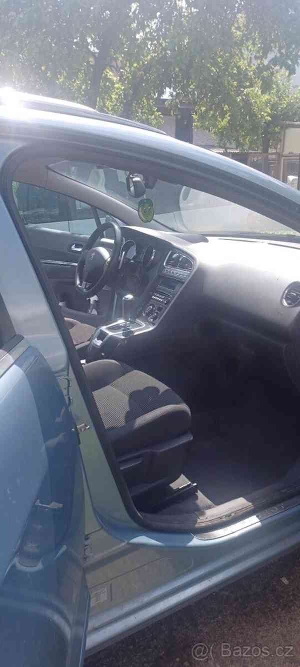Peugeot 5008 1,6 - foto 11