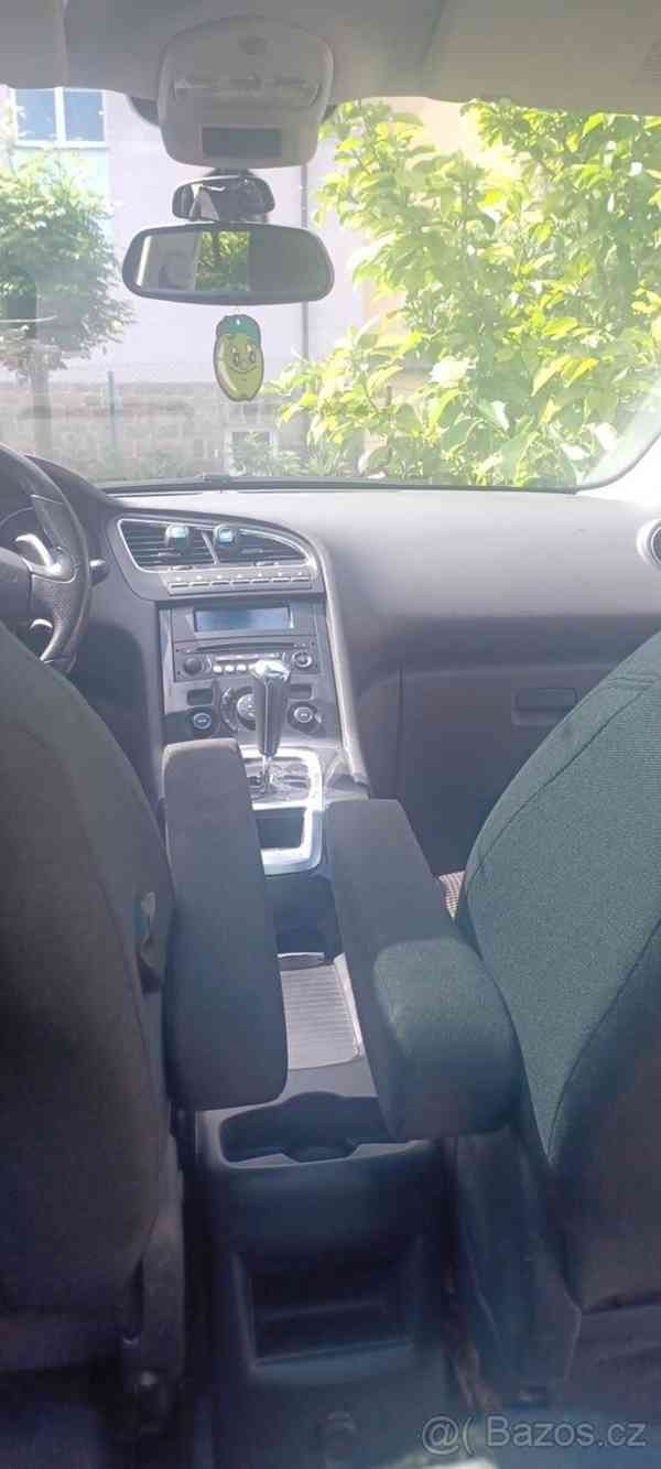 Peugeot 5008 1,6 - foto 13