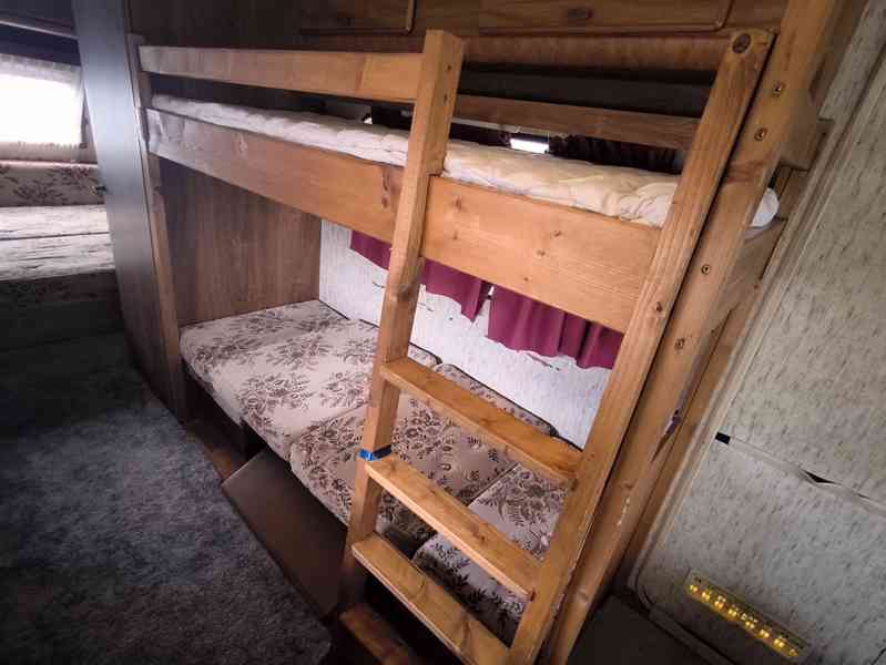 Chata na kolech. Eriba 680, nová STK. Odvoz možný. - foto 13