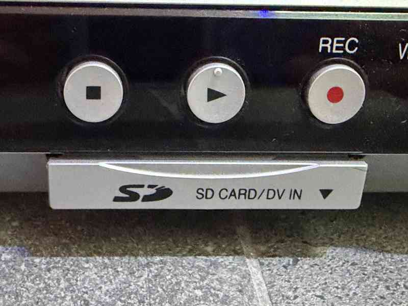 Combo rekordér Panasonic DMR-EZ45V s HDMI - foto 7