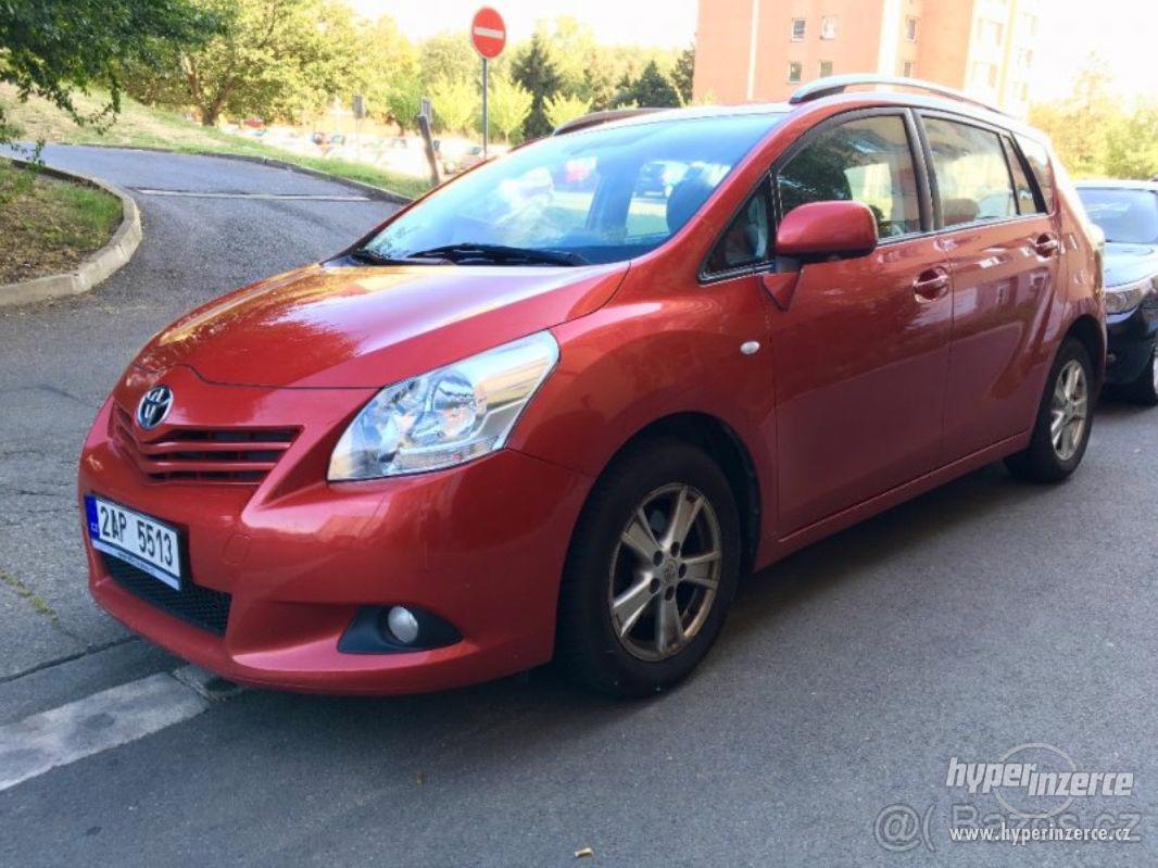 Prodam Toyota Corolla Verso - foto 1