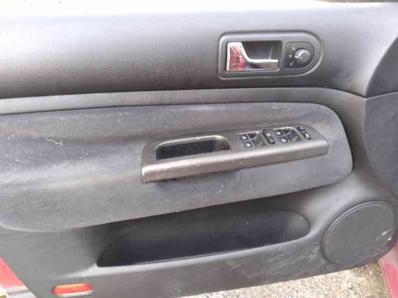 VOLKSWAGEN BORA 1.9 TDI 66kW - foto 22