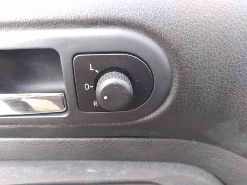 VOLKSWAGEN BORA 1.9 TDI 66kW - foto 20