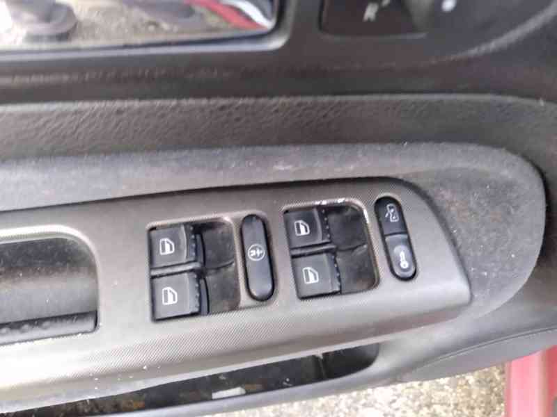 VOLKSWAGEN BORA 1.9 TDI 66kW - foto 19