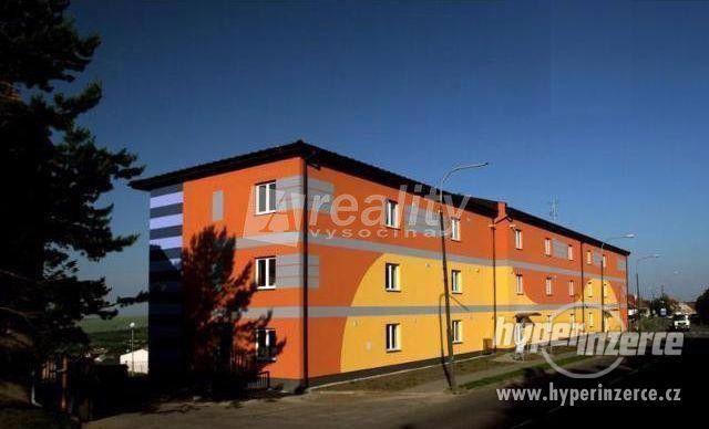 Prodej bytu 2+kk s balkonem, 65 m2, Strážovice u Kyjova - foto 1