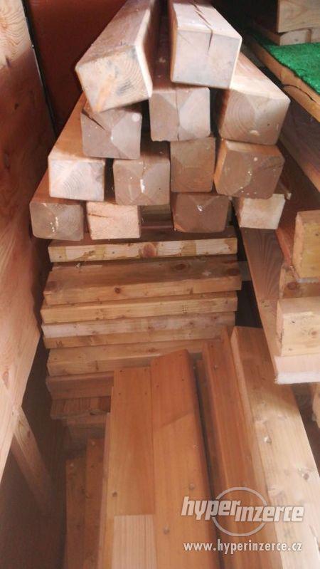 Prodej masivních regálů dřevo - foto 10