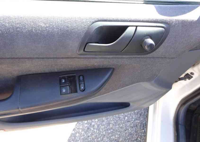 Škoda Fabia, 1.4i (50 KW) r.v.2002 - foto 6