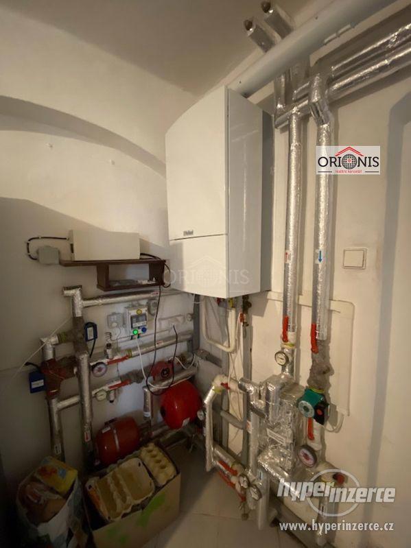 Exkluzivní prodej zemědělské usedlosti s rybníkem, rodinným domem, stodola, garáž, Zelená u Málkova - foto 4