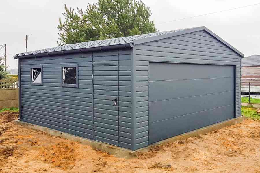 Plechova garáž 6x6m -  sekční vrata -  dveře - 2x okno TS755 - foto 4