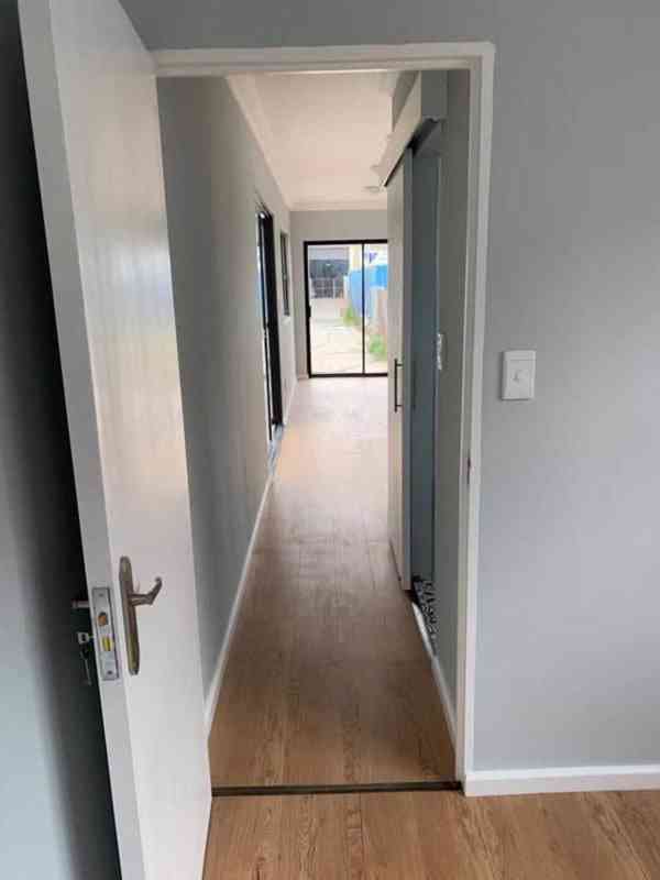 Mobilní kancelářský kontejner 40 x 8 stop, izolovaný - foto 3