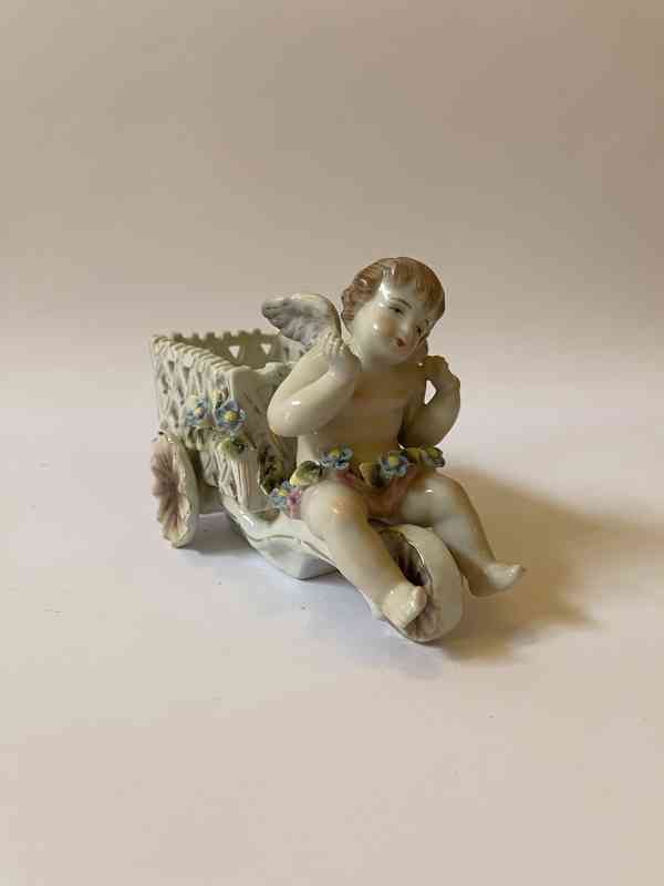 Anděl s vozíčkem - porcelánová socha - foto 2