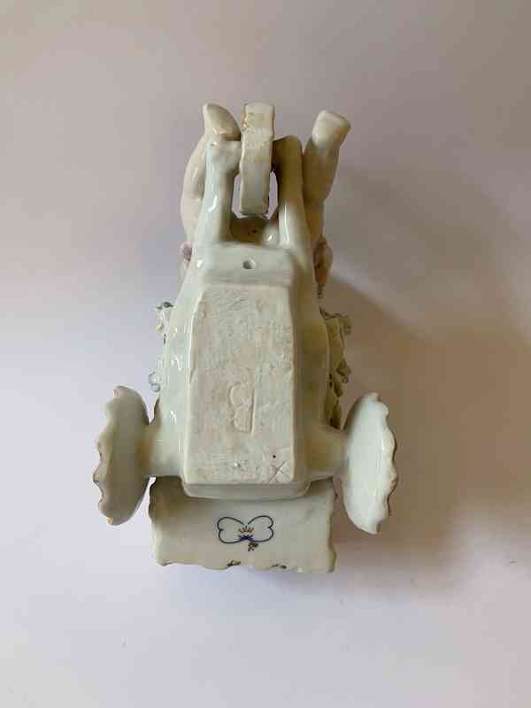 Anděl s vozíčkem - porcelánová socha - foto 6