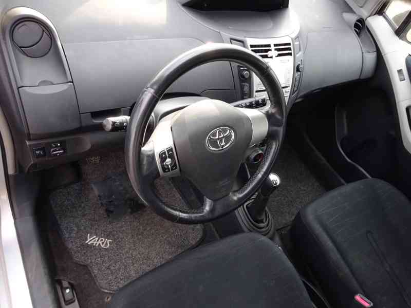 Toyota Yaris 1.0i r.v.2006 (51kw) stk:1/2025 - foto 5