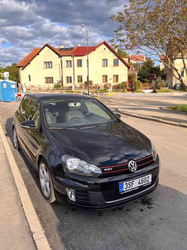 Volkswagen Golf 2,0 6 GTI 155 kW manuál - foto 1