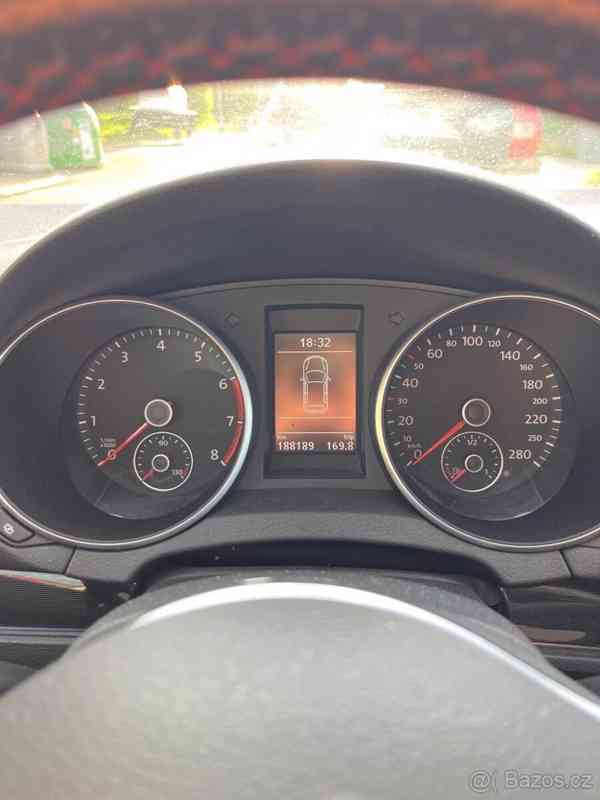 Volkswagen Golf 2,0 6 GTI 155 kW manuál - foto 7
