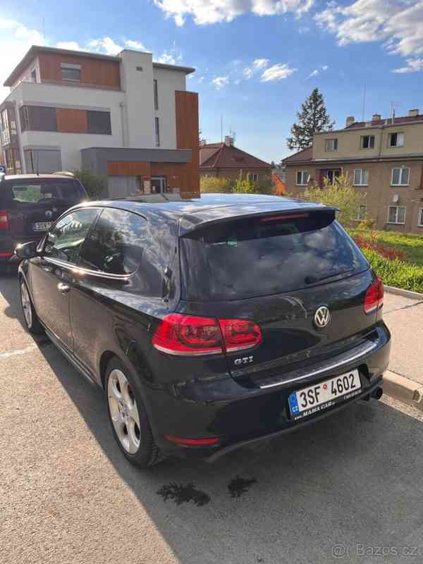 Volkswagen Golf 2,0 6 GTI 155 kW manuál - foto 6
