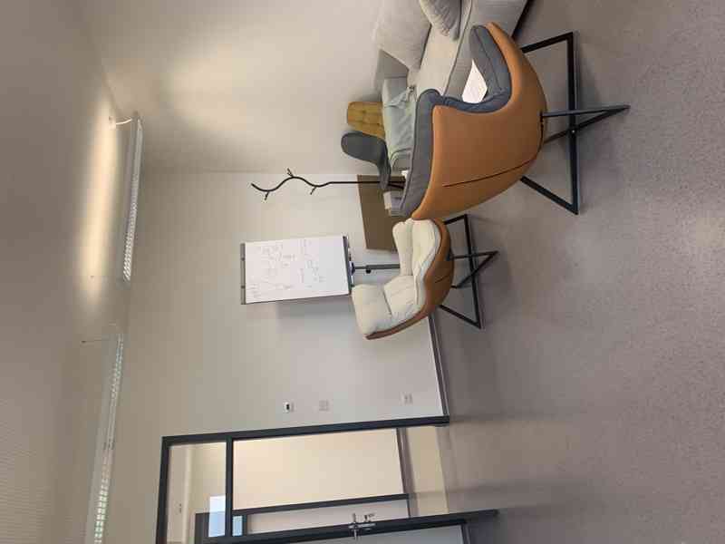 Nadstandardní kancelář Brno,Pražákova 21,7 m2 v 5.NP - foto 2