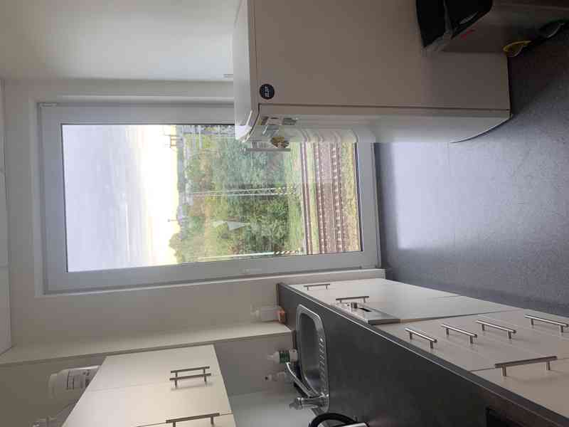 Nadstandardní kancelář Brno,Pražákova 21,7 m2 v 5.NP - foto 4