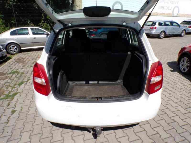 Škoda Fabia 1,4 16V ELEGANCE - foto 10