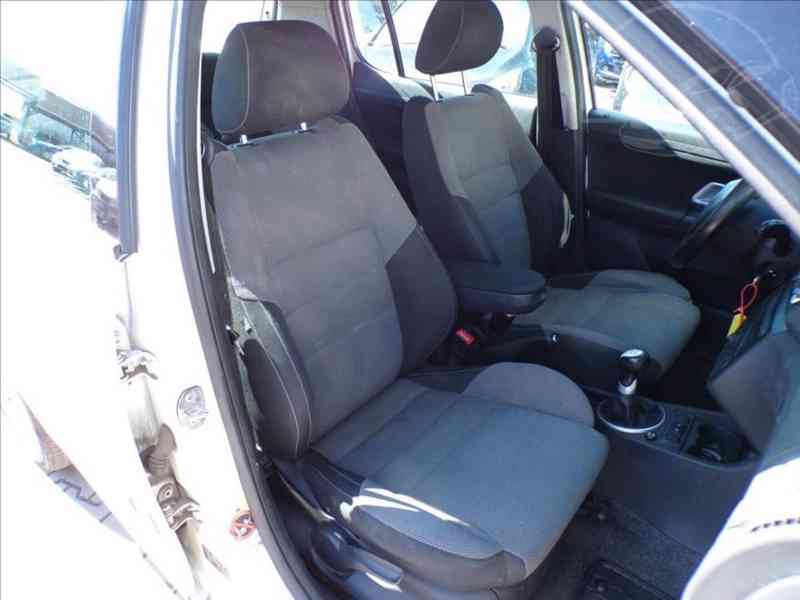 Škoda Fabia 1,4 16V ELEGANCE - foto 14
