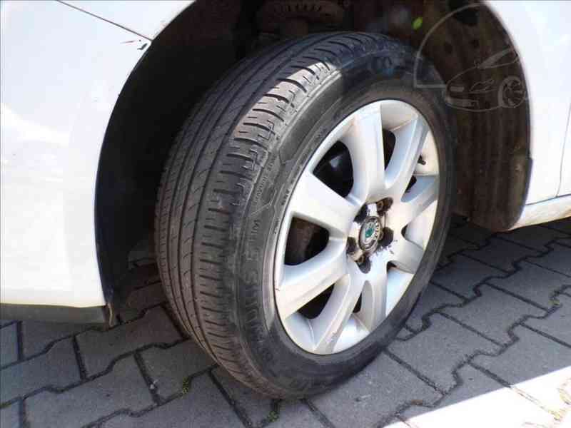 Škoda Fabia 1,4 16V ELEGANCE - foto 18