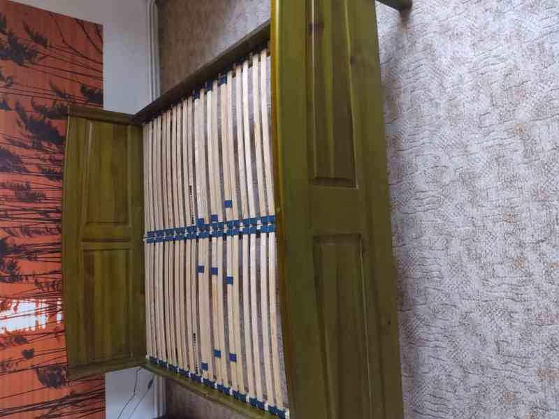 Postel z masivu 180/200 s roštem  - foto 4