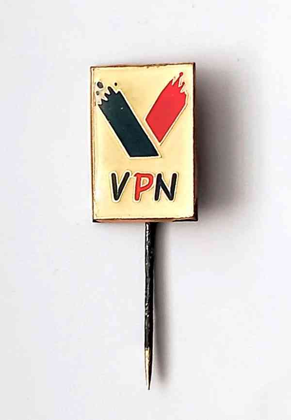 Odznaky z období totality - foto 3