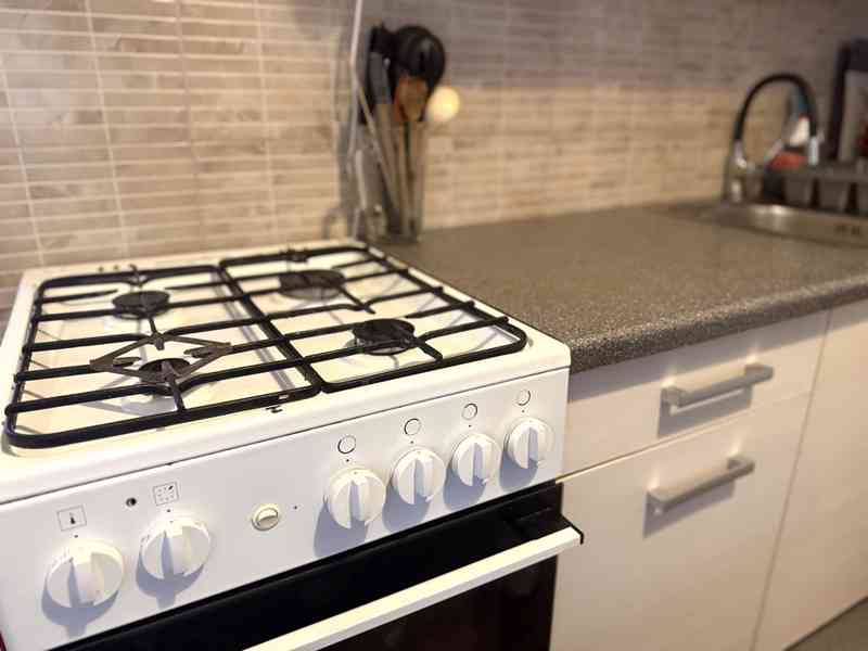 PRONÁJMU CIHLOVÉHO BYTU 2+1 NA ULICI PEKAŘSKÁ - foto 7