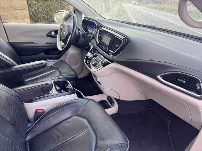 Chrysler Pacifica 3,6 RU Panorama Limited 2020 - foto 11