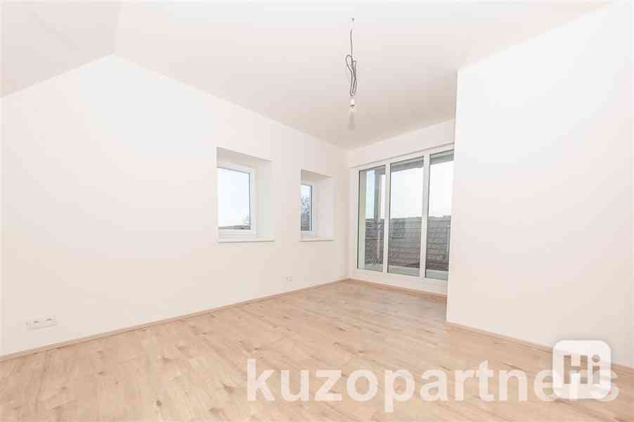 Prodej prostorného bytu 3+kk s balkónem v Hunčicích - foto 9