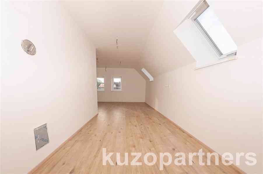 Prodej prostorného bytu 3+kk s balkónem v Hunčicích - foto 2