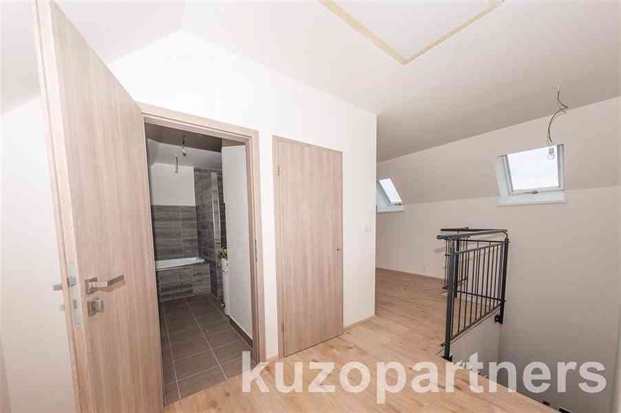 Prodej prostorného bytu 3+kk s balkónem v Hunčicích - foto 4