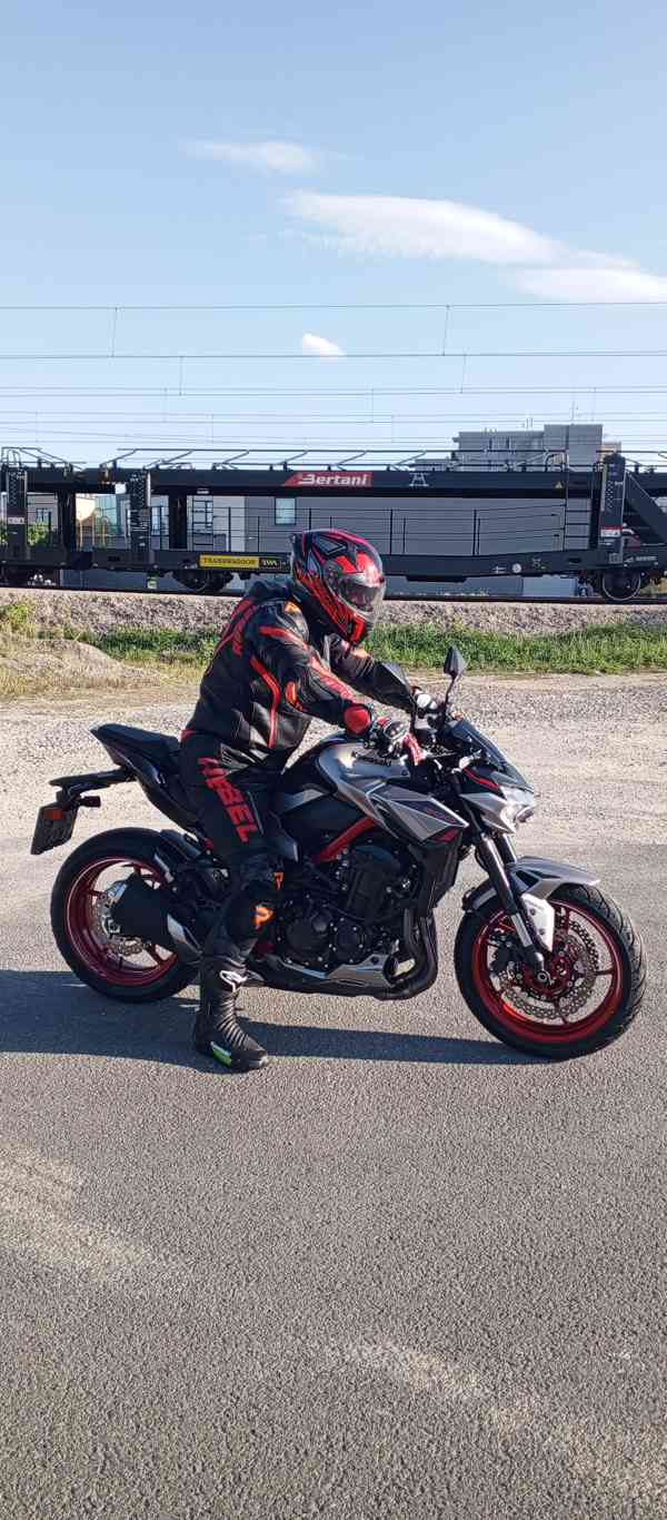 KAWASAKI Z900 - foto 10