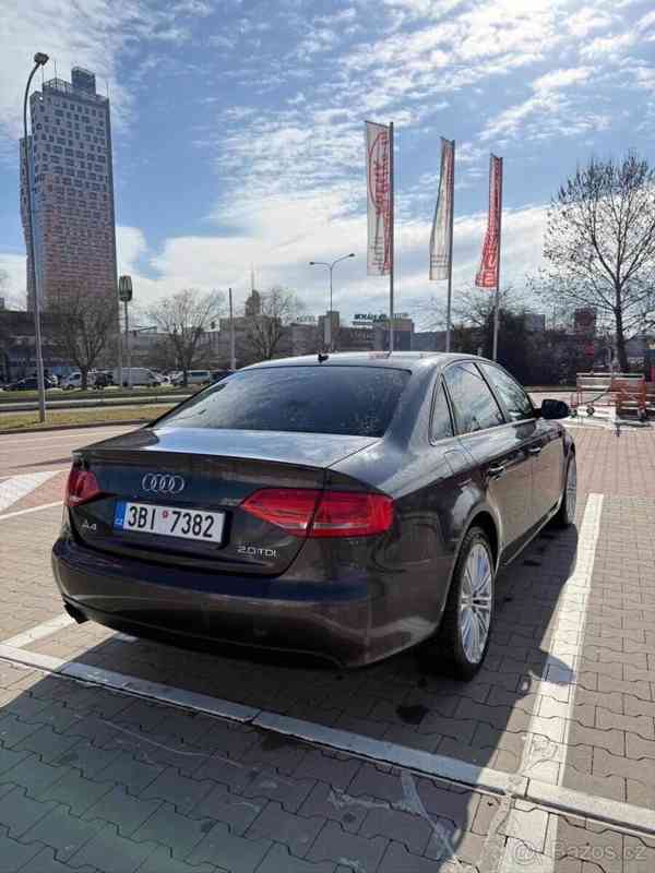 Audi A4 2,0   B8 2010 rok - foto 5