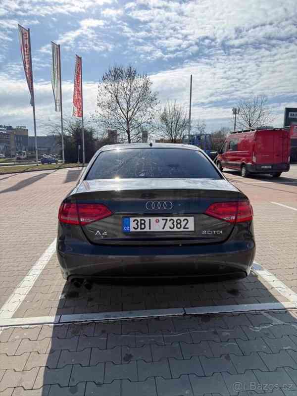 Audi A4 2,0   B8 2010 rok - foto 6