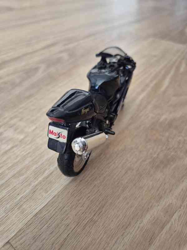 Model motocyklu Kawasaki - foto 2