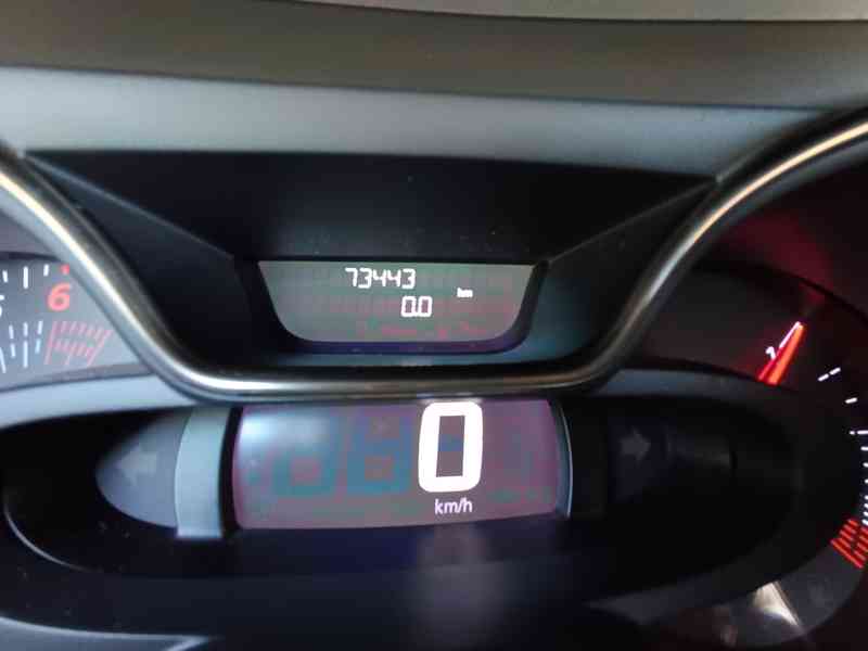 Renault Captur 1,3 Limited TCe 130 GPF, 1. majitel - foto 11