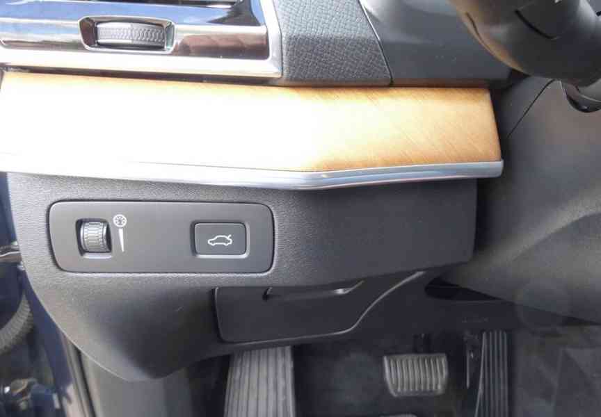 Volvo XC90, 2.0 D5 r.v.-2018 (173kw) SERVISKA - foto 11