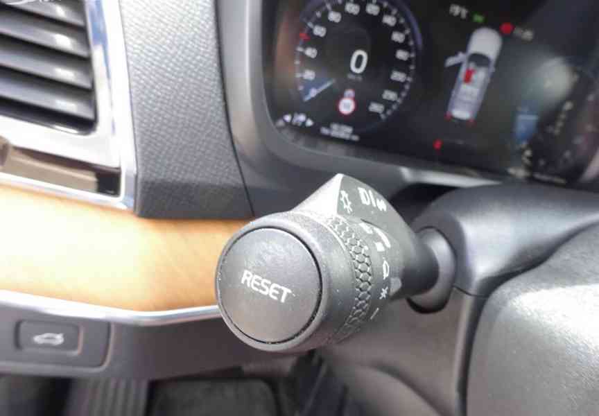 Volvo XC90, 2.0 D5 r.v.-2018 (173kw) SERVISKA - foto 13