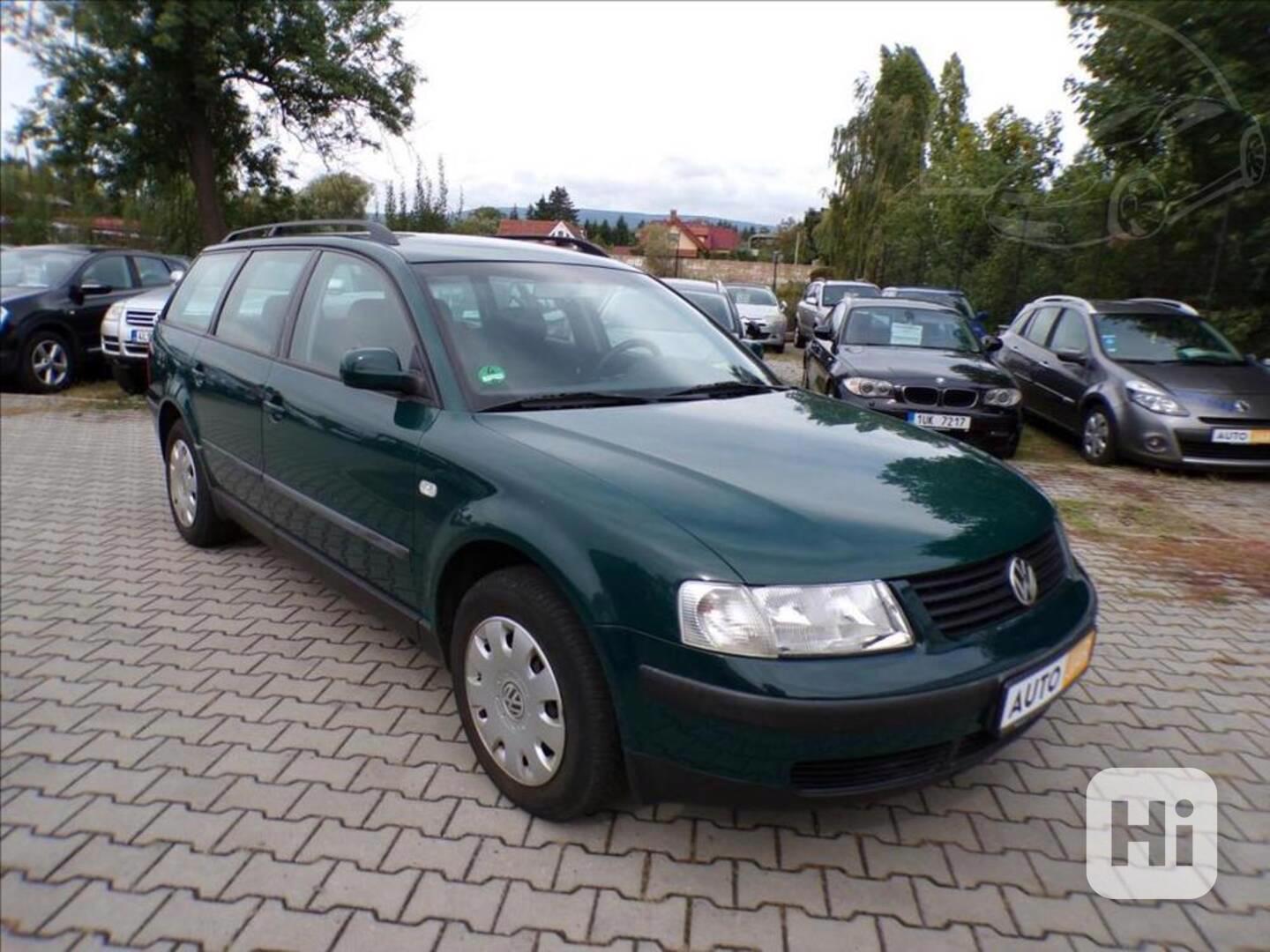 Volkswagen Passat 1,6 i KLIMA,TAŽNÉ ZAŘÍZENÍ - foto 1
