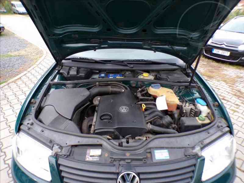 Volkswagen Passat 1,6 i KLIMA,TAŽNÉ ZAŘÍZENÍ - foto 12
