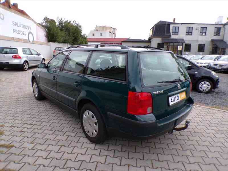 Volkswagen Passat 1,6 i KLIMA,TAŽNÉ ZAŘÍZENÍ - foto 3