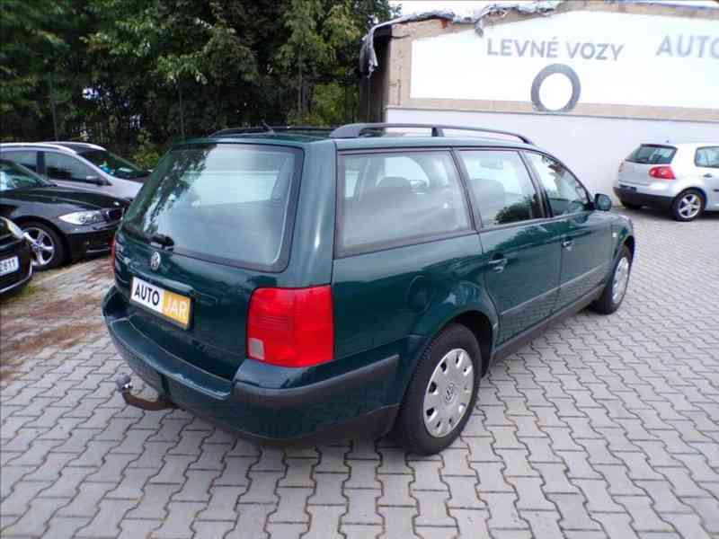 Volkswagen Passat 1,6 i KLIMA,TAŽNÉ ZAŘÍZENÍ - foto 4