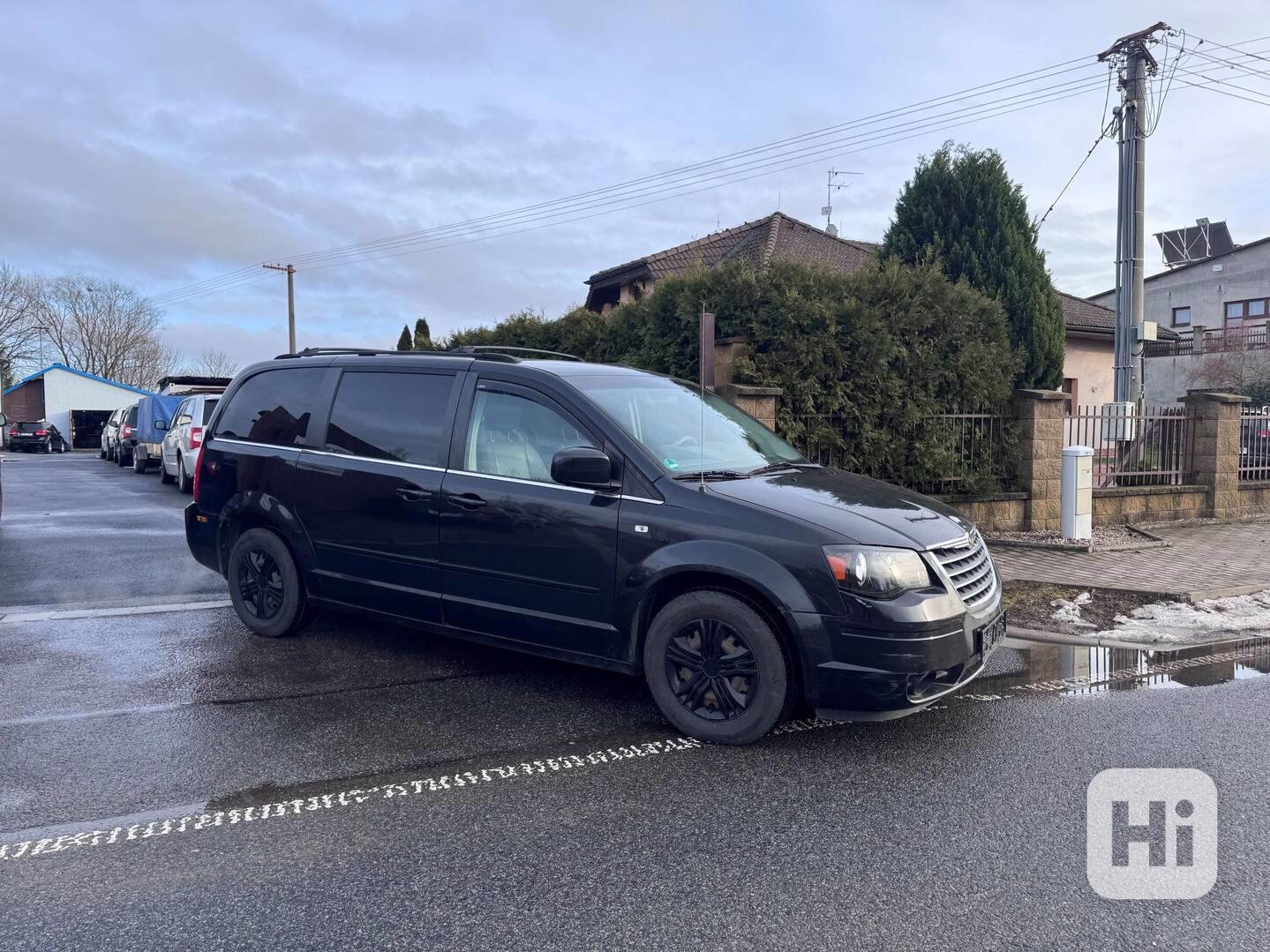 Chrysler Town Country 3,8 LPG RT DVD Swivel Go 2007 - foto 1