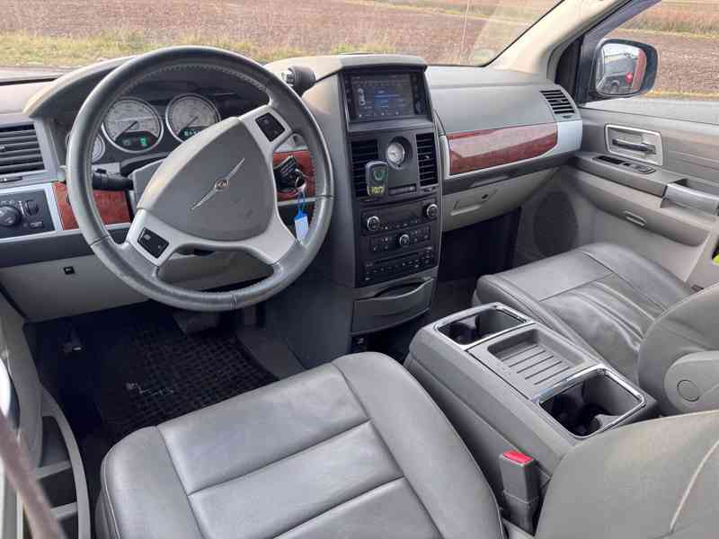 Chrysler Town Country 3,8 LPG RT DVD Swivel Go 2007 - foto 17